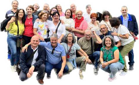 «SUSTITUIR» Descripción alternativa de la imagen. Se utiliza para complementar la información visual. Esta sería una tercera línea…